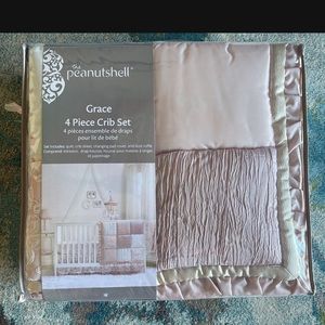 Peanutshell Grace 4 Piece Crib Set  Brand New Never Opened